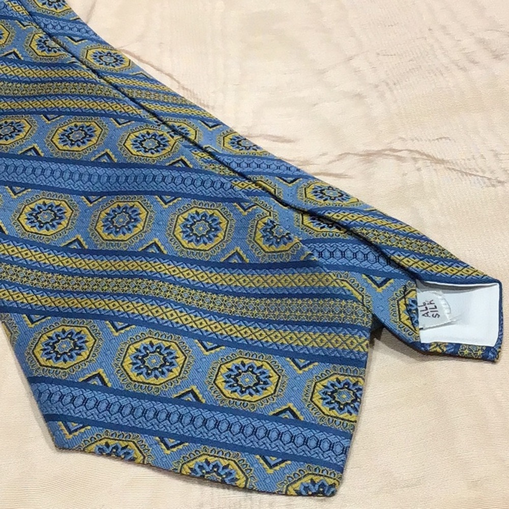 Vintage silk tie